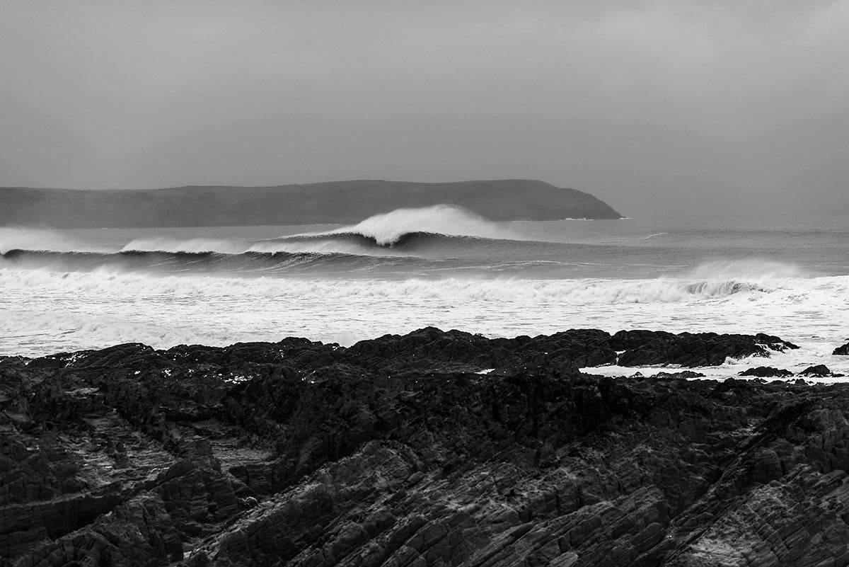 Devon's Best Surfing Spots: A Guide for Surfers of All Levels